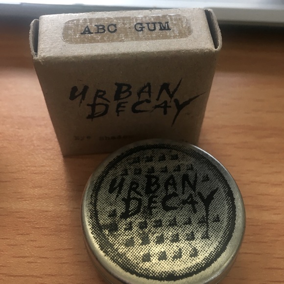 Urban Decay | Makeup | Urban Decay Abc Gum Eyeshadow | Poshmark